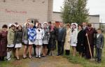 Фото после посадки деревьев около родной школы